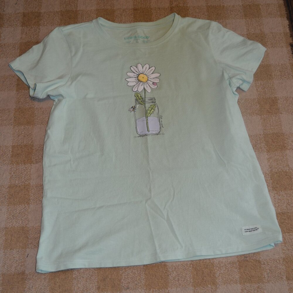 Life is Good Women's Large Crusher Tee NWOT